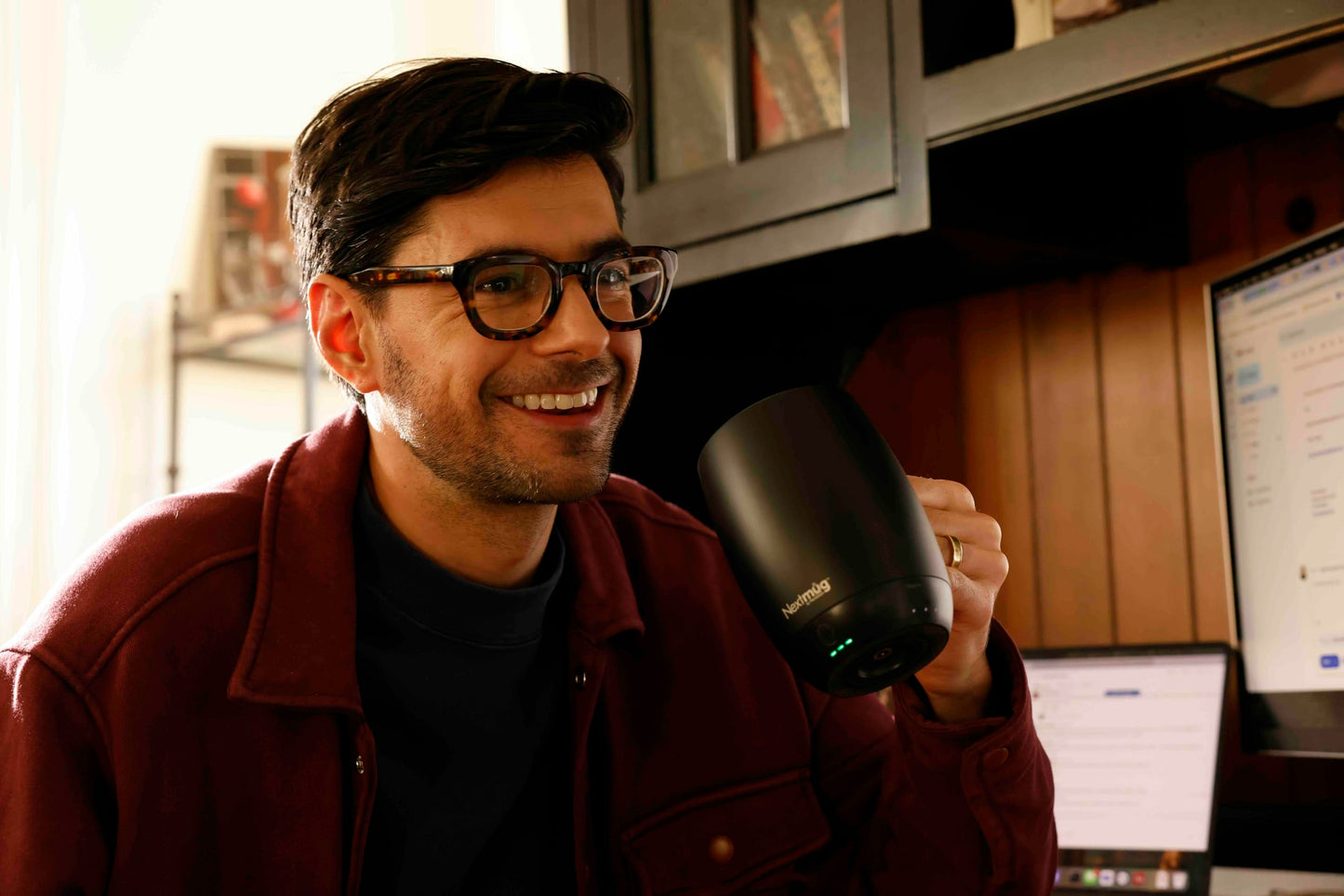 Nextmug - Temperature-Controlled, Self-Heating Coffee Mug (Black - 415 mL)